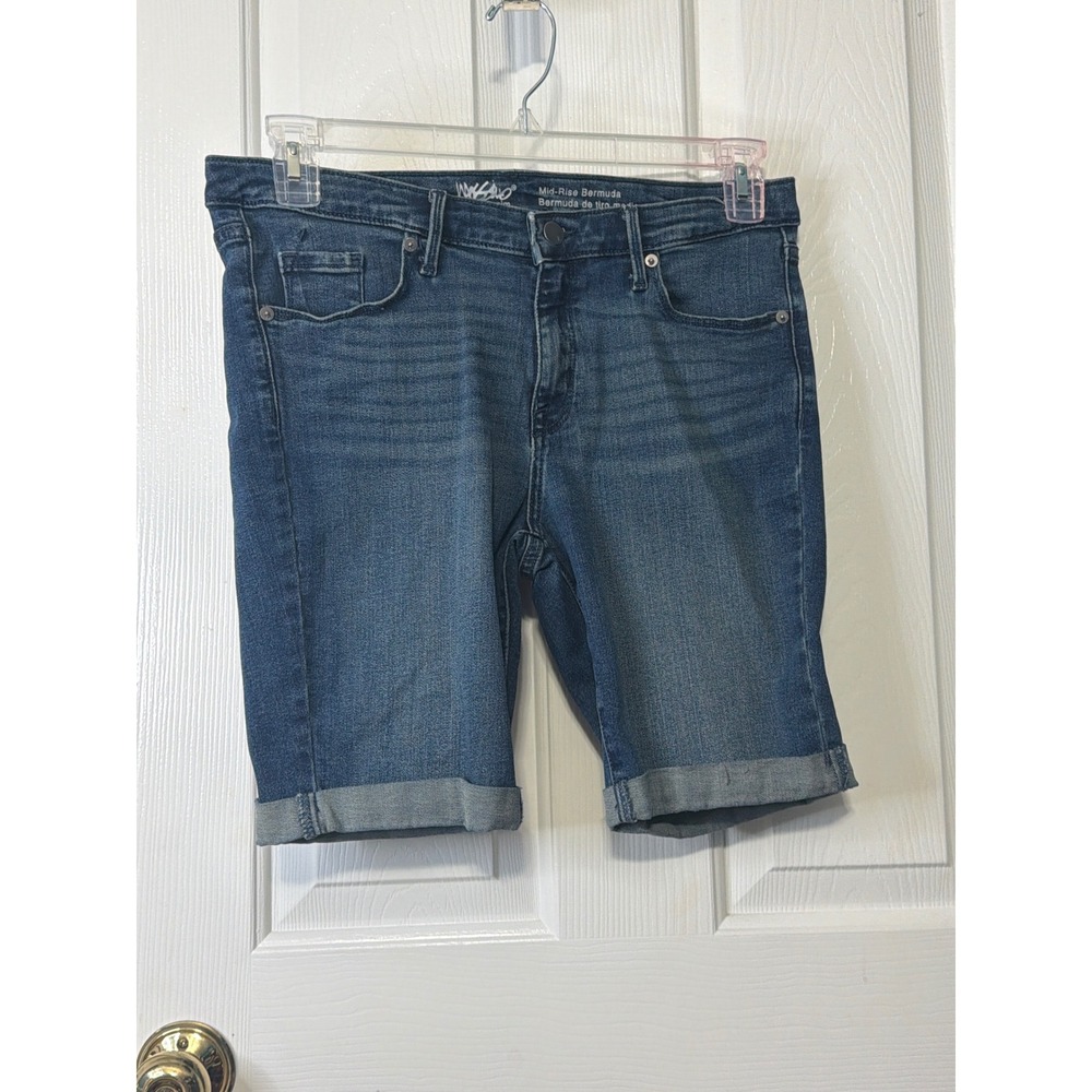 Mossimo Mid-Rise Bermuda Denim Shorts Medium Wash Cuffed Power Stretch Size 10/R
